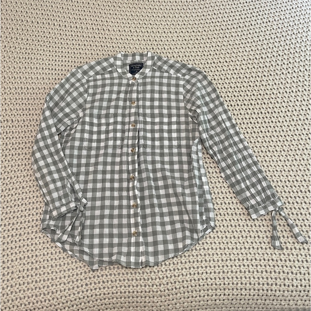 Plaid Fitted Button-Down